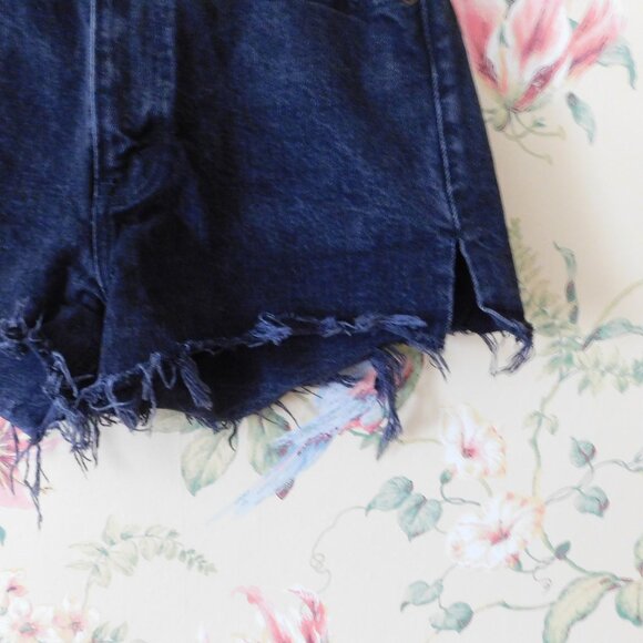 🦌 Abercrombie & Fitch High Rise The Mom Short Raw Hem Frayed Black Shorts - Picture 6 of 14